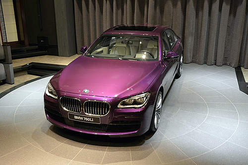 紫色新衣《BMW 760Li》當家旗艦這樣穿沒問題嗎? 紫色新衣《BMW 760Li》當家旗艦這樣穿沒問題嗎?