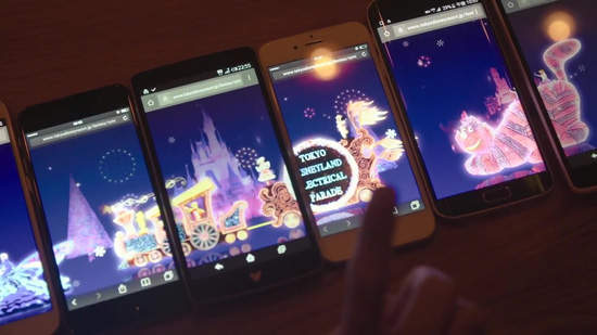 夢幻的《迪士尼遊行就在你手機裡》開始美麗的夜間遊行 ❤