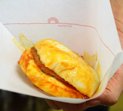 日本摩斯《濕漢堡》限量登場　令人在意的味道究竟如何咧？