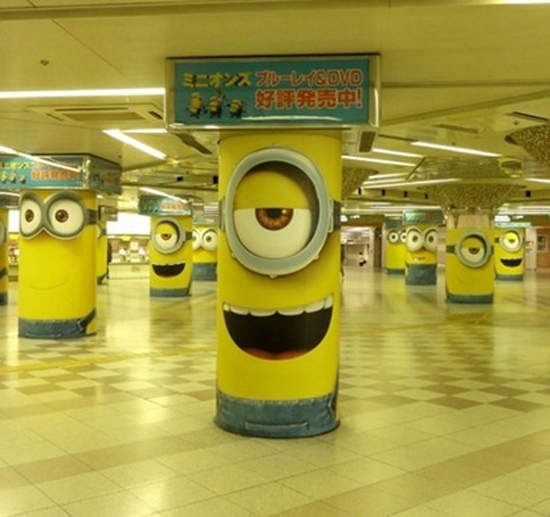 《小小兵廣告柱》大阪車站裡讓人嚇一跳的可愛景像