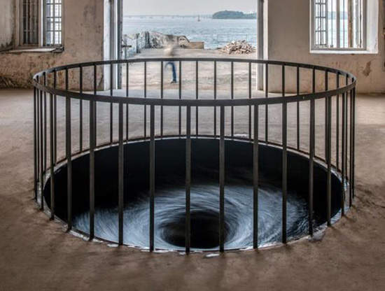 印度的《室內漩渦》跳下去會通往異世界嗎? 印度的《室內漩渦》跳下去會通往異世界嗎?