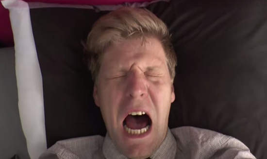 《無法賴床終極手段》彈飛出去看你怎麼賴床 《無法賴床終極手段》彈飛出去看你怎麼賴床