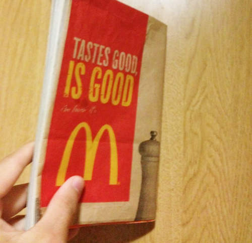 《DIY紙袋書衣》多點巧思看起書來也有趣