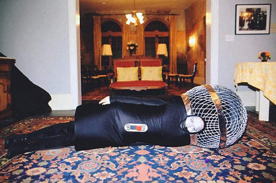 《好萊塢萬聖節》連麥克風都參加了化妝舞會？！