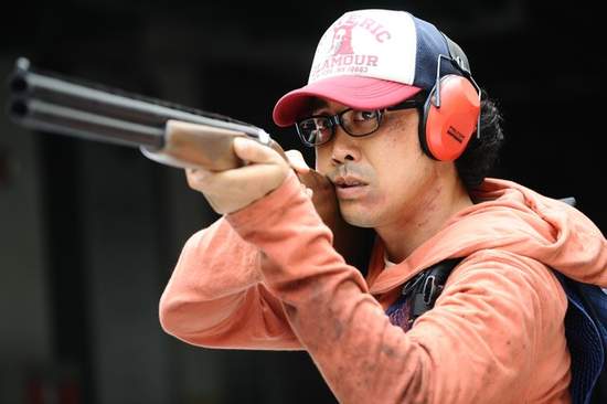 《請叫我英雄》真人電影預告 來看捲毛殺殭屍啦! 《請叫我英雄》真人電影預告 來看捲毛殺殭屍啦!