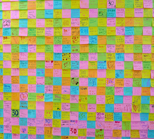 瘋狂日本網友《挑戰在3M Post-it Plus App置入100枚便利貼》官方明明說只能置入50枚(囧) 瘋狂日本網友《挑戰在3M Post-it Plus App置入100枚便利貼》官方明明說只能置入50枚(囧)