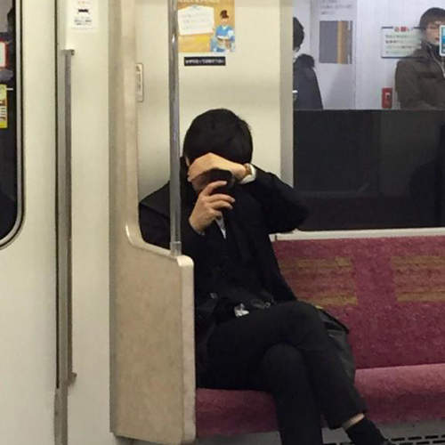 《拍照者也是被拍者》高中女生反擊偷拍者的超意外事實www 《拍照者也是被拍者》高中女生反擊偷拍者的超意外事實www