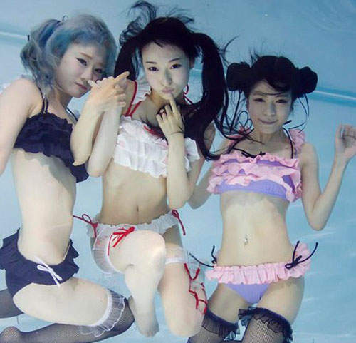 《水中絕對領域寫真》請來貧乳麻豆是希望阻力小一點嗎？（誤）