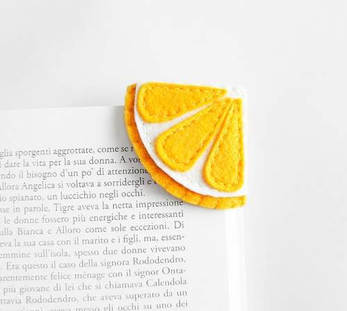 顛覆傳統的《頁角書籤》在這一頁戴上可愛帽子結束這回合 顛覆傳統的《頁角書籤》在這一頁戴上可愛帽子結束這回合