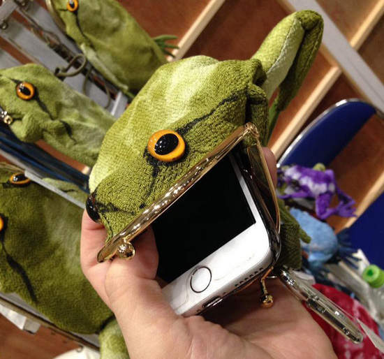 《青蛙內臟手機套》內裏這麼用心製作有事嗎...