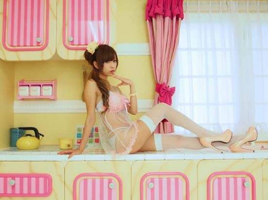 甜美性感《天使梨櫻》腿這麼長真的太犯規了啦