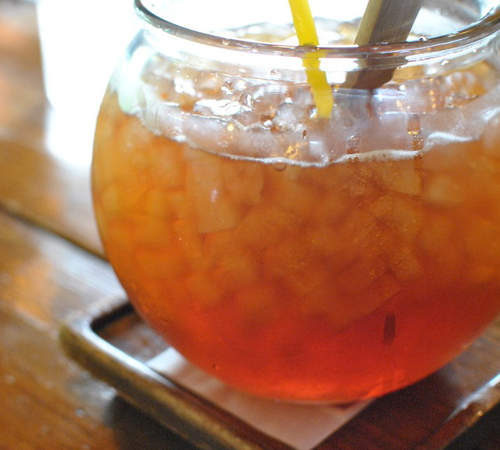 《魚缸紅茶》大份量咖啡廳連容器也要夠大才行ww