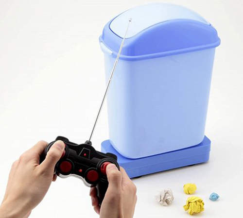 懶人商品《Gomiba Go 遙控垃圾桶》讓垃圾桶過來給我丟吧