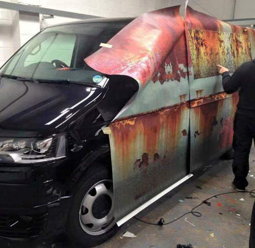 《鏽蝕版汽車偽裝貼》不會被盜那會有人來問你二手車多少賣嗎？