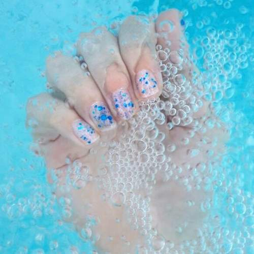 圓潤感《泡泡指彩》大流行　一種帶著疑惑感跟風的概念