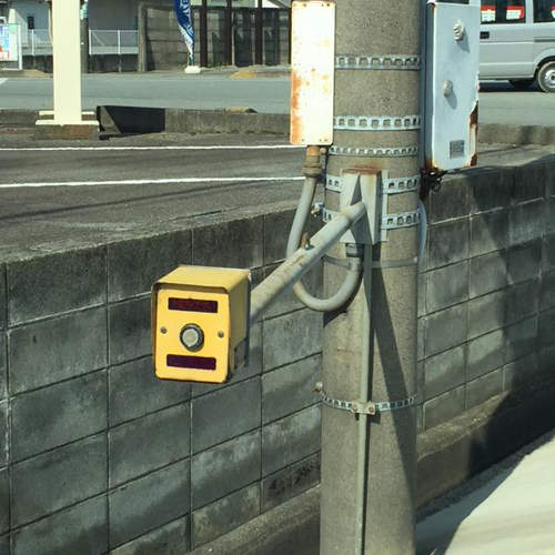 換個角度才現身的《超長信號燈》難道有什麼厲害的新功能嗎?ww 換個角度才現身的《超長信號燈》難道有什麼厲害的新功能嗎?ww