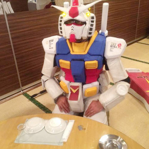 公認《超好吃的鋼彈餐》人家拚上性命打仗 吃好一點又怎麼樣? 公認《超好吃的鋼彈餐》人家拚上性命打仗 吃好一點又怎麼樣?