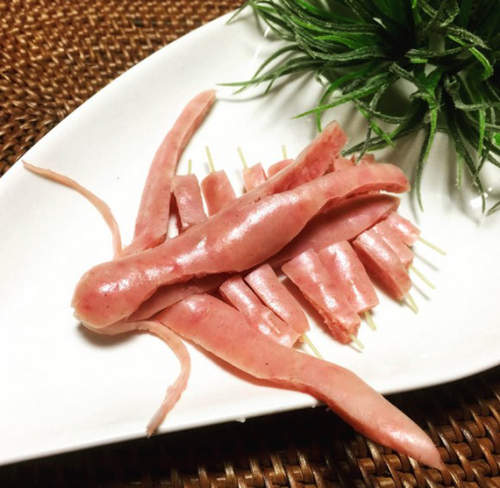 《香腸古代魚料理》這種切片怎麼有種莫名的痛感呢? 《香腸古代魚料理》這種切片怎麼有種莫名的痛感呢?