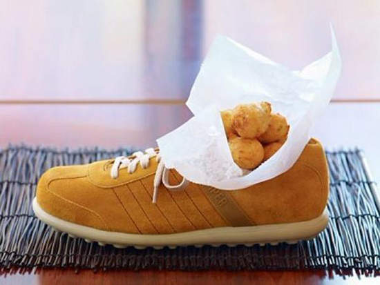 《不給盤子的餐廳》抱歉 用鞋子代替一下吧～