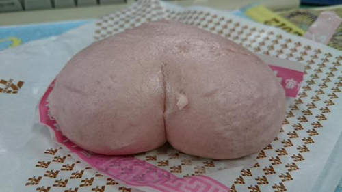 日本7-11新推《屁屁包》?粉嫩屁屁咬下去还会