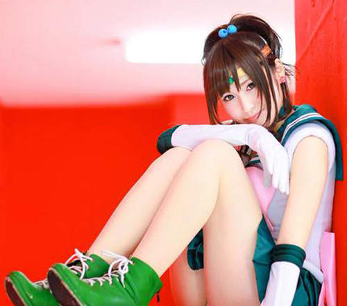 《宅宅愛COser》にゃるまー地方的美女需要你抬頭看她