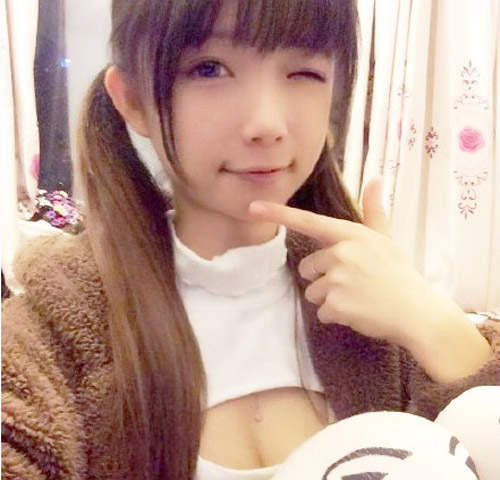 《開胸衣姬》茶葉小果胸前的亮點你們有發現嗎? 《開胸衣姬》茶葉小果胸前的亮點你們有發現嗎?