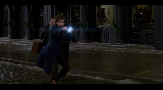 《怪獸與牠們的產地》首隻預告 有怪獸在美國逃跑了... 《怪獸與牠們的產地》首隻預告 有怪獸在美國逃跑了...