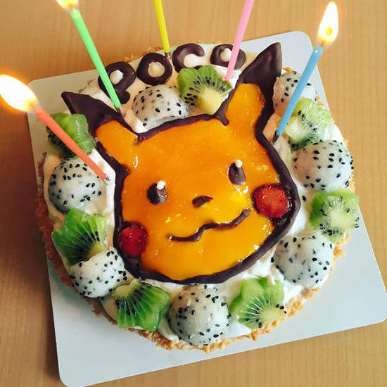 手工 《自製神奇寶貝蛋糕》每天都可以把神奇寶貝都吃下肚 趴兔