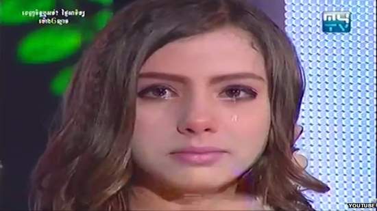 對13歲歌手《母親節惡作劇》結果激怒全球網友...