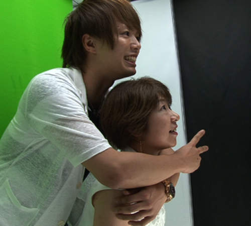 人妻體驗《出租男友》服務　看到媽媽約會的小孩心情應該很複雜吧...