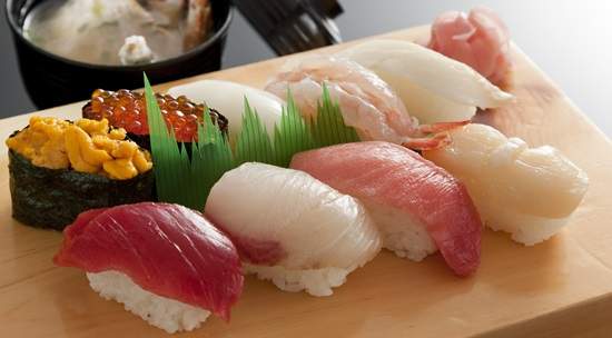 《壽司傘》外國觀光客很興奮,日本人覺得很恥… 《壽司傘》外國觀光客很興奮,日本人覺得很恥…