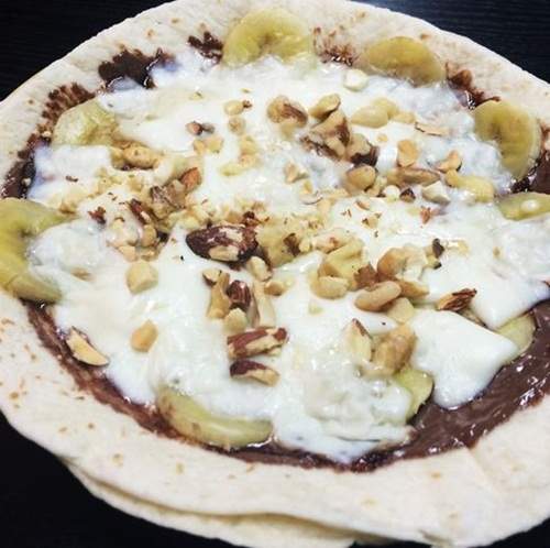 自製《巧克力堅果起司Pizza》雙層夾心美味也跟雙倍~ 自製《巧克力堅果起司Pizza》雙層夾心美味也跟雙倍~