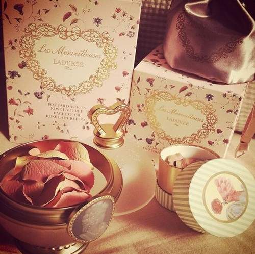 值得收藏在博物館的《藝術化妝品》買了真的捨不得用呢 值得收藏在博物館的《藝術化妝品》買了真的捨不得用呢