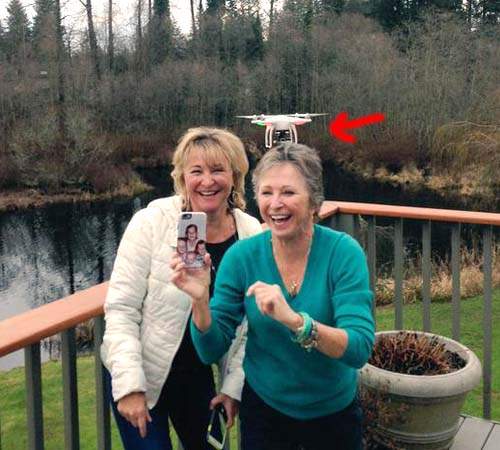 《操作Drone無人飛行機的出糗動圖》操作它就跟吃飯一樣簡單(噎到) 《操作Drone無人飛行機的出糗動圖》操作它就跟吃飯一樣簡單(噎到)