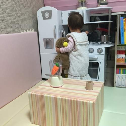 《巨大版扮家家酒》現在孩子都玩這麼大就是了XD