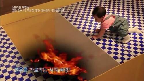 《在母子面前隔一條懸崖》這項實驗考驗極致的親子力 《在母子面前隔一條懸崖》這項實驗考驗極致的親子力