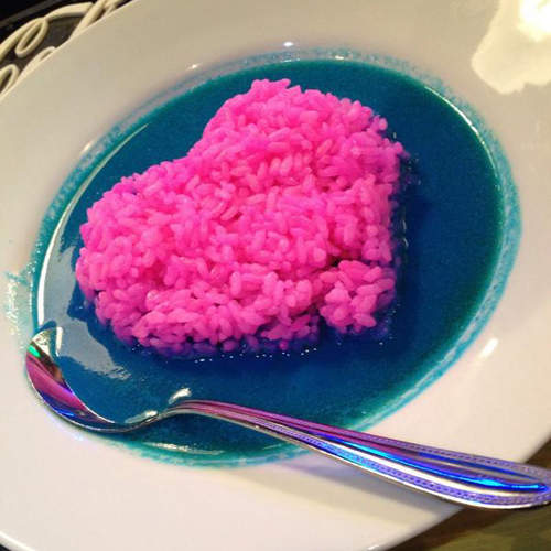 瘋狂科學家製造的《螢光料理》我是不相信會好吃啦…… 瘋狂科學家製造的《螢光料理》我是不相信會好吃啦……