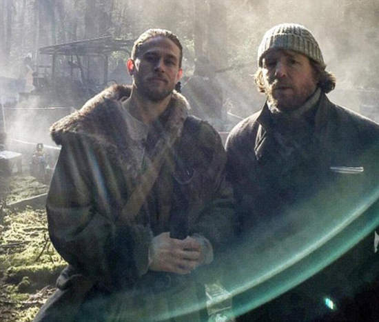 蓋瑞奇執導《圓桌武士：亞瑟王》電影片場 查理漢納飾演亞瑟王