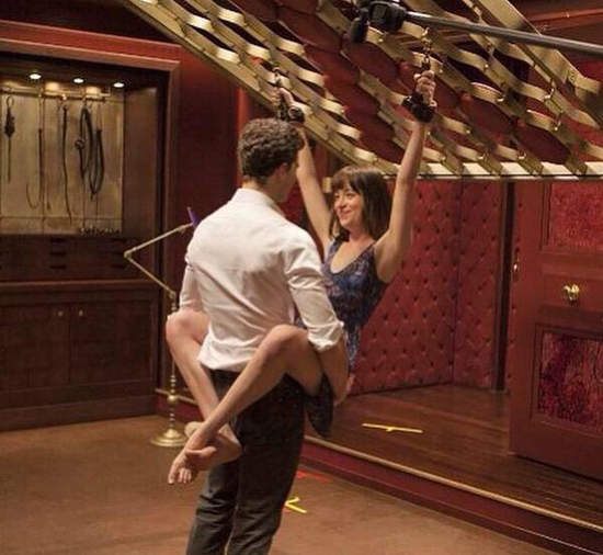 《格雷的五十道陰影》幕後照 續集首隻預告已釋出