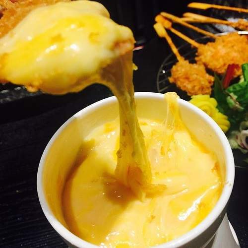 自製《泡麵的焗烤沾醬》是誰把這麼邪惡的資訊放出來（翻桌）