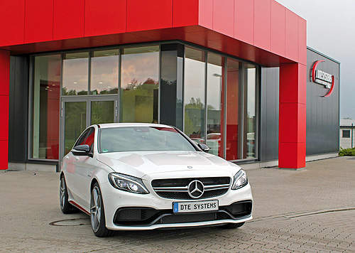 馬力590匹《M-Benz C63 AMG》揪竟動了什麼手腳呢? 馬力590匹《M-Benz C63 AMG》揪竟動了什麼手腳呢?