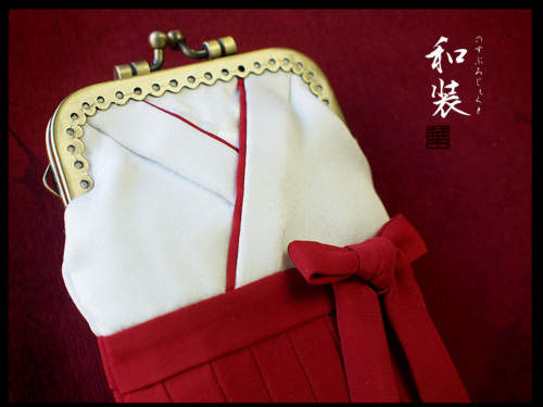 《精緻手工和風收納包》幫手機穿上可愛的巫女服 《精緻手工和風收納包》幫手機穿上可愛的巫女服
