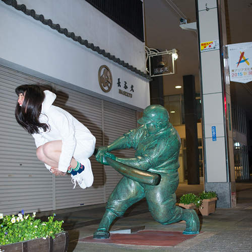 《球棒打屁屁》攝影集 看得都想被打一下惹(嗯?) 《球棒打屁屁》攝影集 看得都想被打一下惹(嗯?)