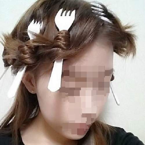 美妝應急小撇步《用叉子打造自然捲髮》有種把頭髮當義大利麵吃的氛圍（笑）