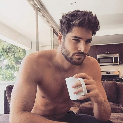 《型男咖啡館》只要妳來就有帥哥可以看❤ 《型男咖啡館》只要妳來就有帥哥可以看❤