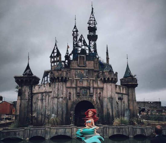 歡迎來到Banksy《迪弒尼樂園》帶來惡夢的不快樂樂園 歡迎來到Banksy《迪弒尼樂園》帶來惡夢的不快樂樂園