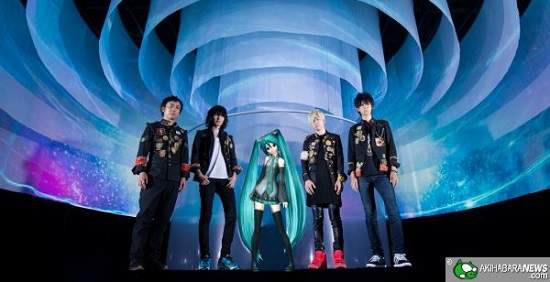 《BUMP OF CHICKEN》和初音未來合作演出LIVE影片公開 曲子當然就是很有名的那首… 《BUMP OF CHICKEN》和初音未來合作演出LIVE影片公開 曲子當然就是很有名的那首…