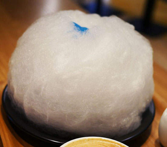 《飛機雲鬆餅》羽田機場內夢幻般的棉花糖點心