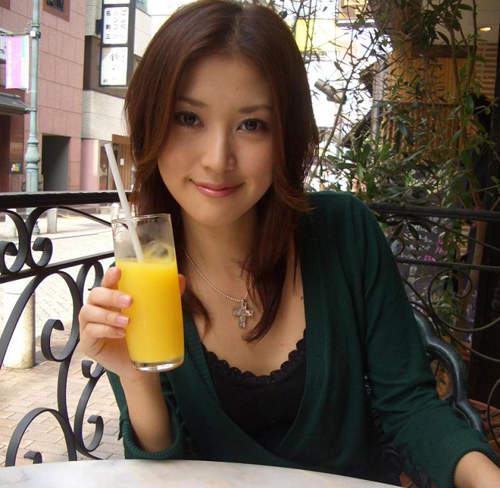 《試喝35年前的果汁》那個味兒怎麼喝起來怪怪der 《試喝35年前的果汁》那個味兒怎麼喝起來怪怪der