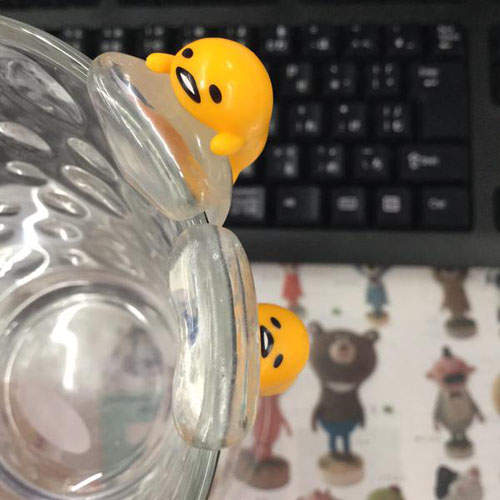 《蛋黃哥杯緣子》懶成這樣還想趴在杯子邊~啊啊~要掉下去了 《蛋黃哥杯緣子》懶成這樣還想趴在杯子邊~啊啊~要掉下去了
